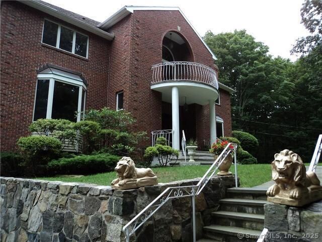 501 Woodbine, Stamford, CT 06903 Main Photo