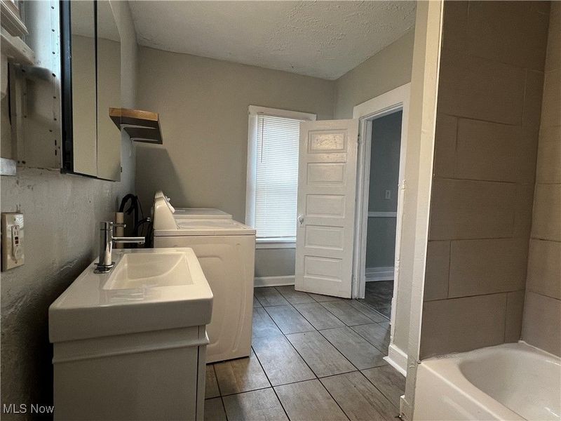 2602 Vega Avenue, Cleveland, OH 44113 Photo 17