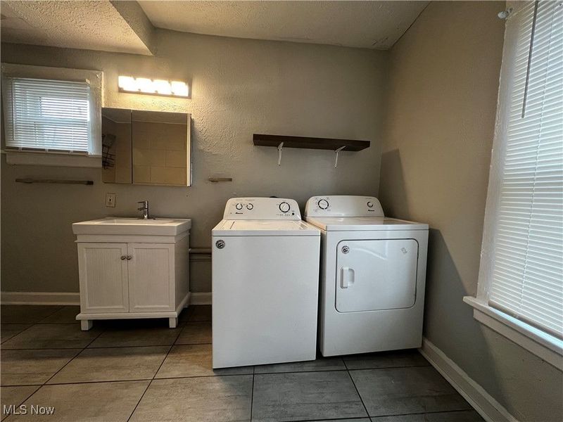 2602 Vega Avenue, Cleveland, OH 44113 Photo 18