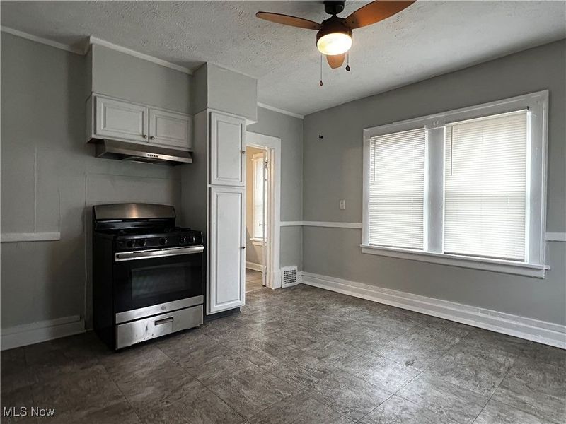 2602 Vega Avenue, Cleveland, OH 44113 Photo 9