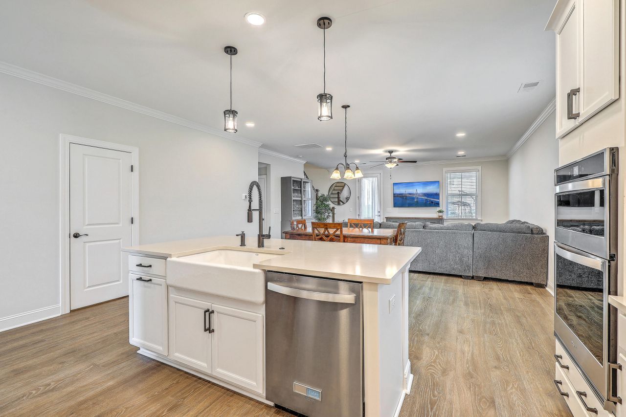 220 Old Grove Avenue Photo 12