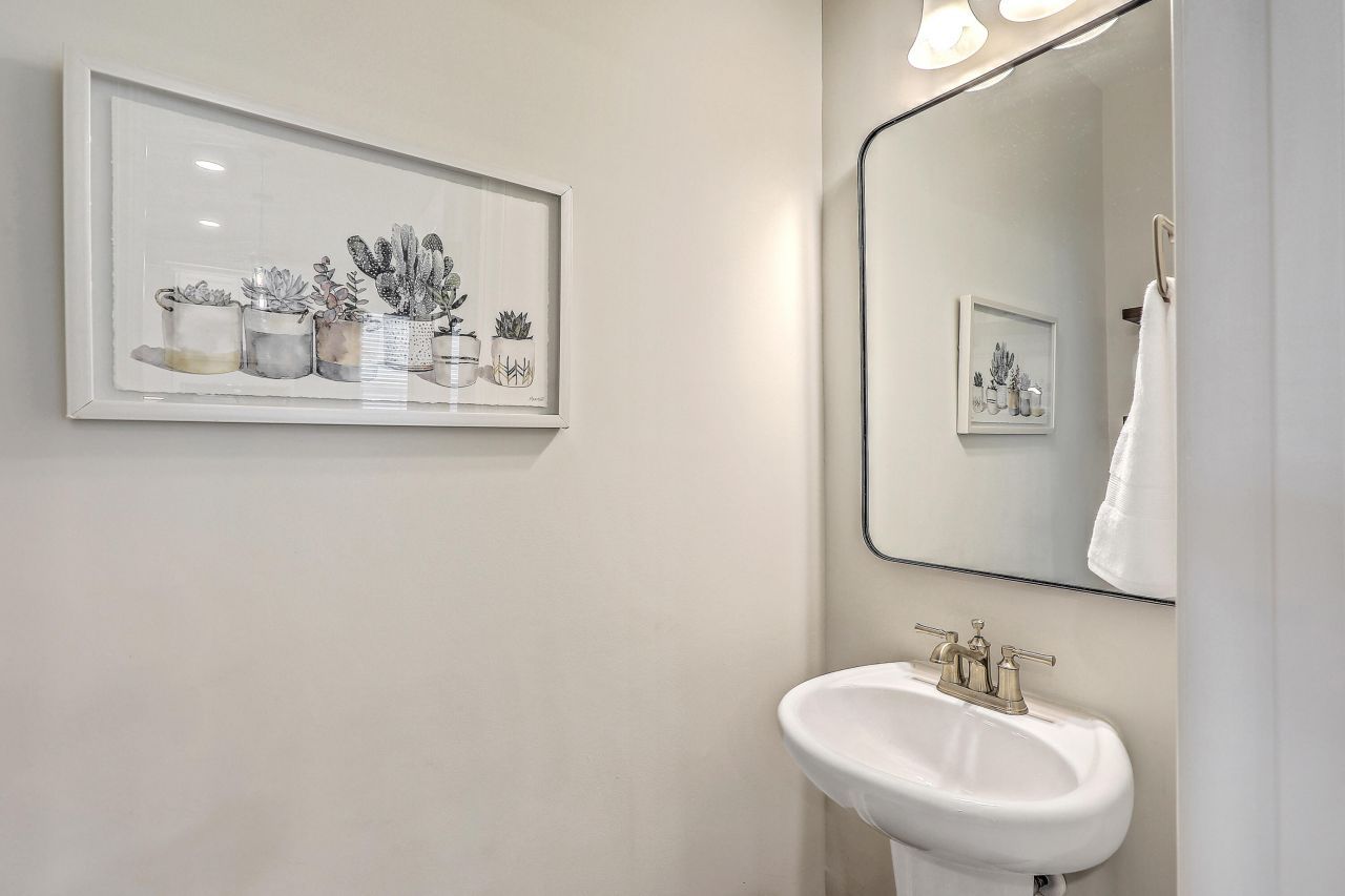 220 Old Grove Avenue Photo 13