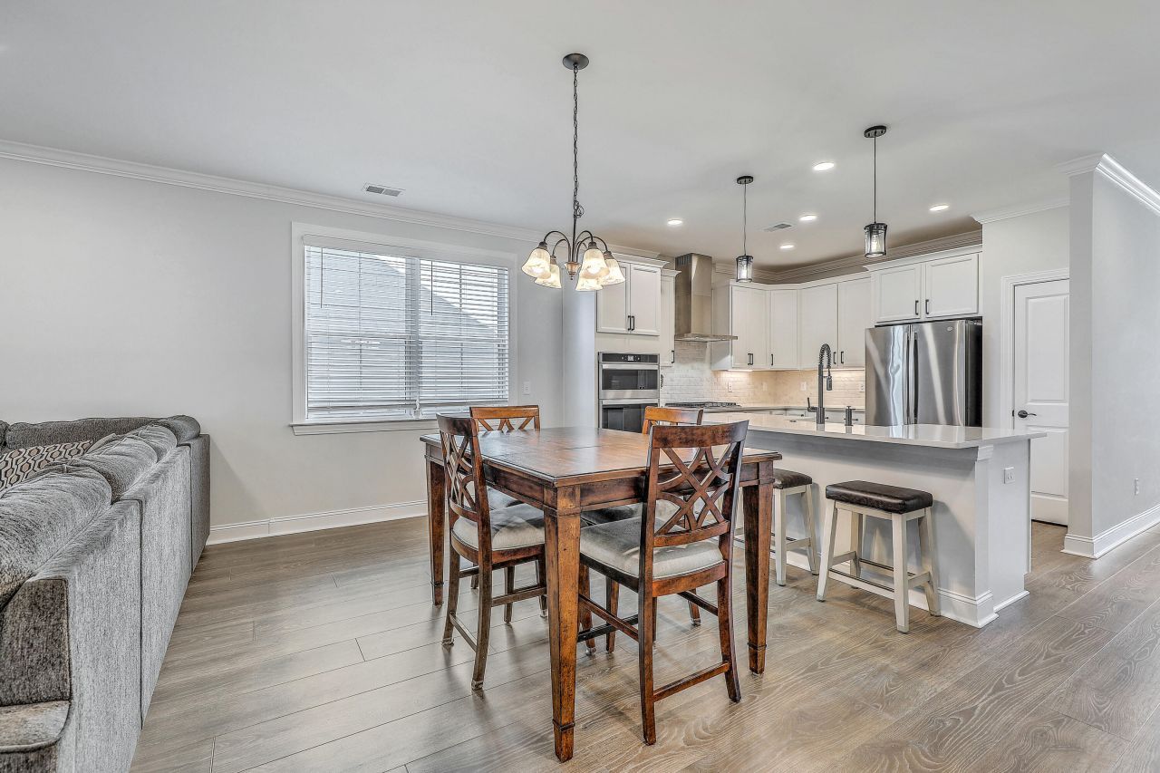 220 Old Grove Avenue Photo 14