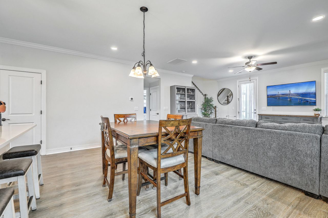 220 Old Grove Avenue Photo 19