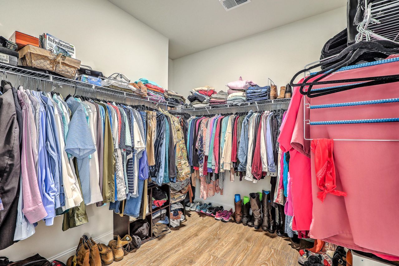 220 Old Grove Avenue Photo 24