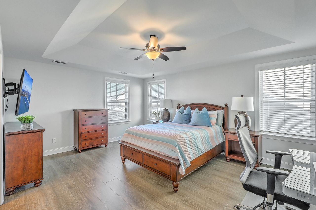 220 Old Grove Avenue Photo 27