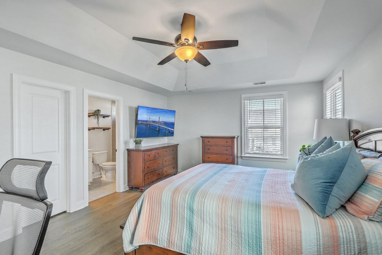 220 Old Grove Avenue Photo 28