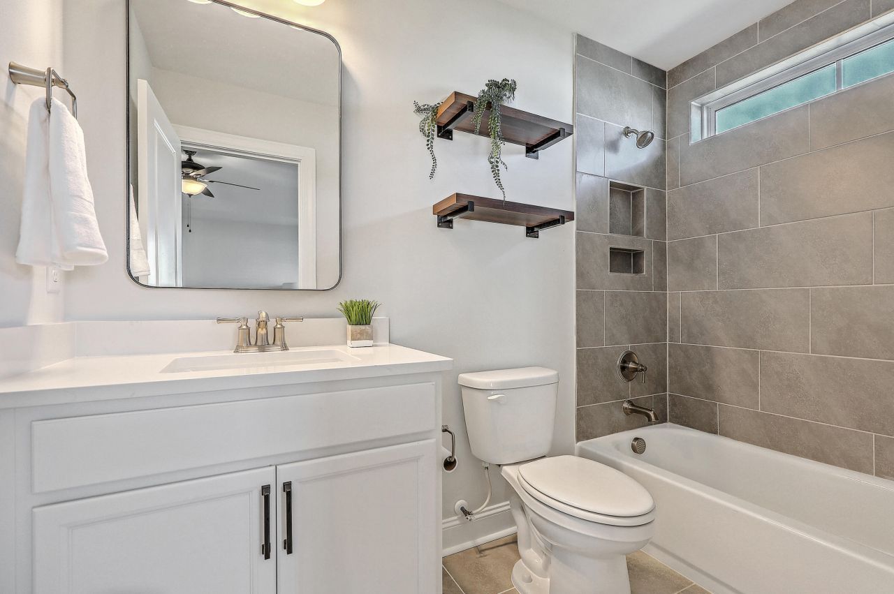 220 Old Grove Avenue Photo 29