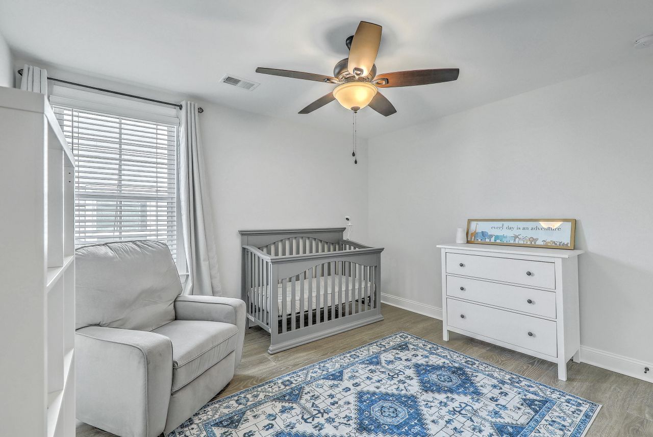 220 Old Grove Avenue Photo 30