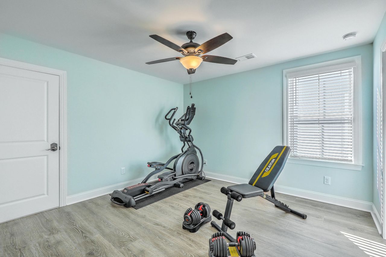 220 Old Grove Avenue Photo 31