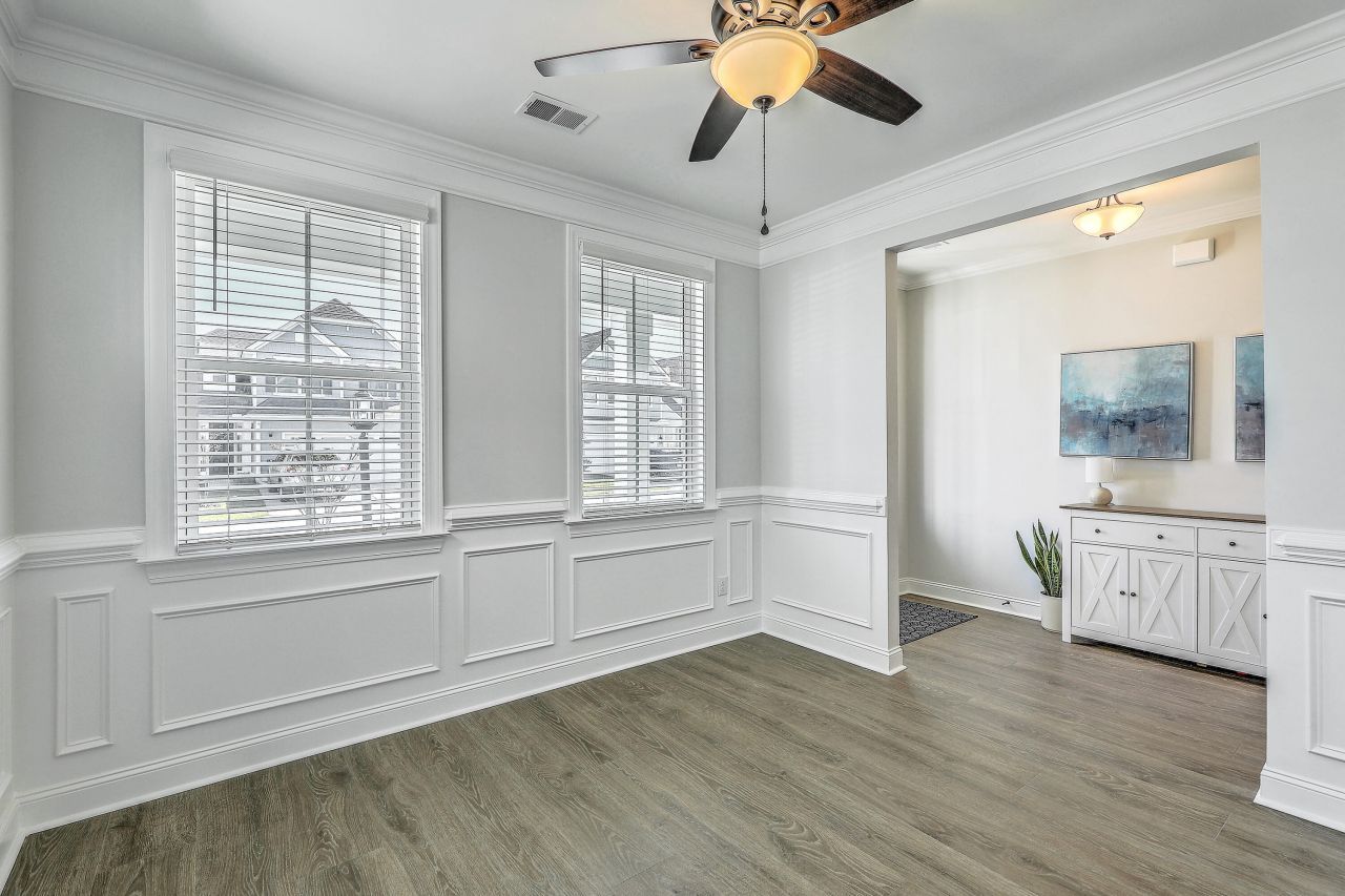 220 Old Grove Avenue Photo 6