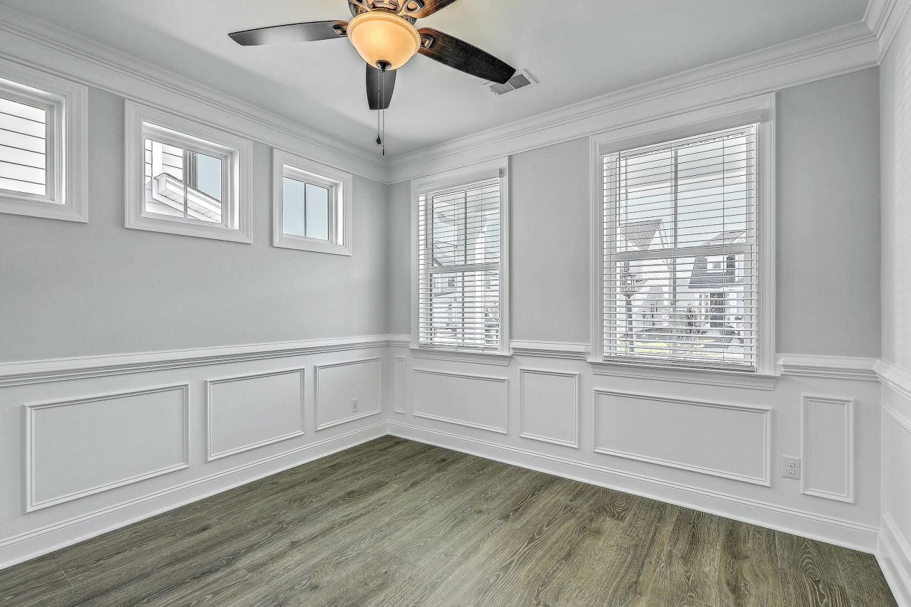 220 Old Grove Avenue Photo 7