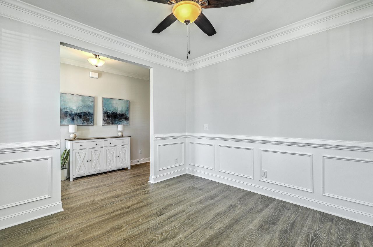 220 Old Grove Avenue Photo 8