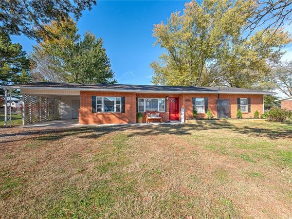 1893 Hayden Road, Pea Ridge, AR 72751