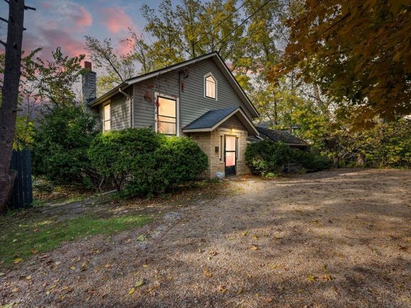 202 N Bennett Street, Geneva, IL 60134