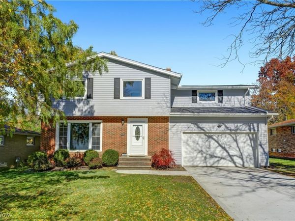 7500 Romilly Oval, Parma, OH 44129