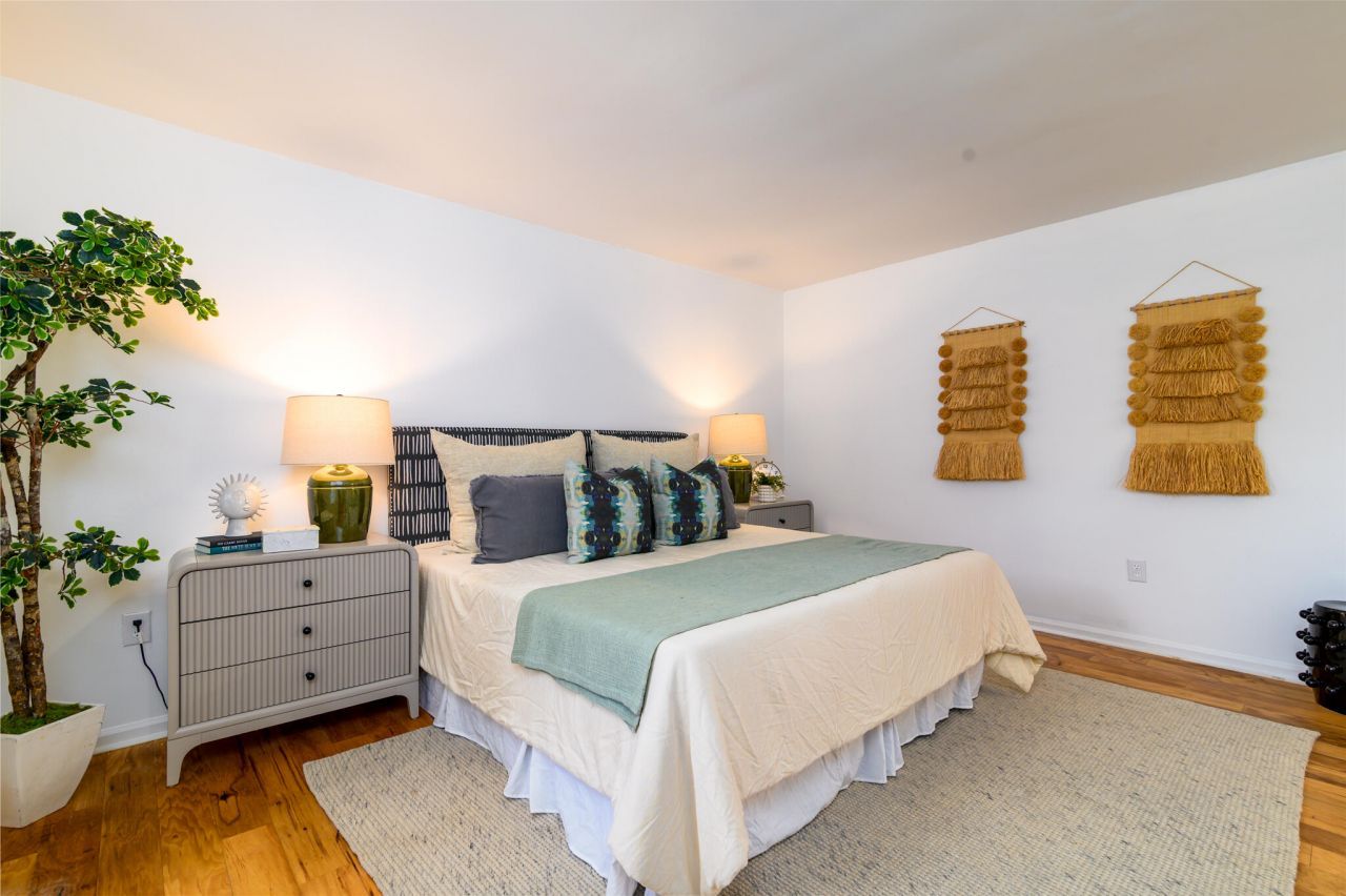 1402 Camp Road Photo 10