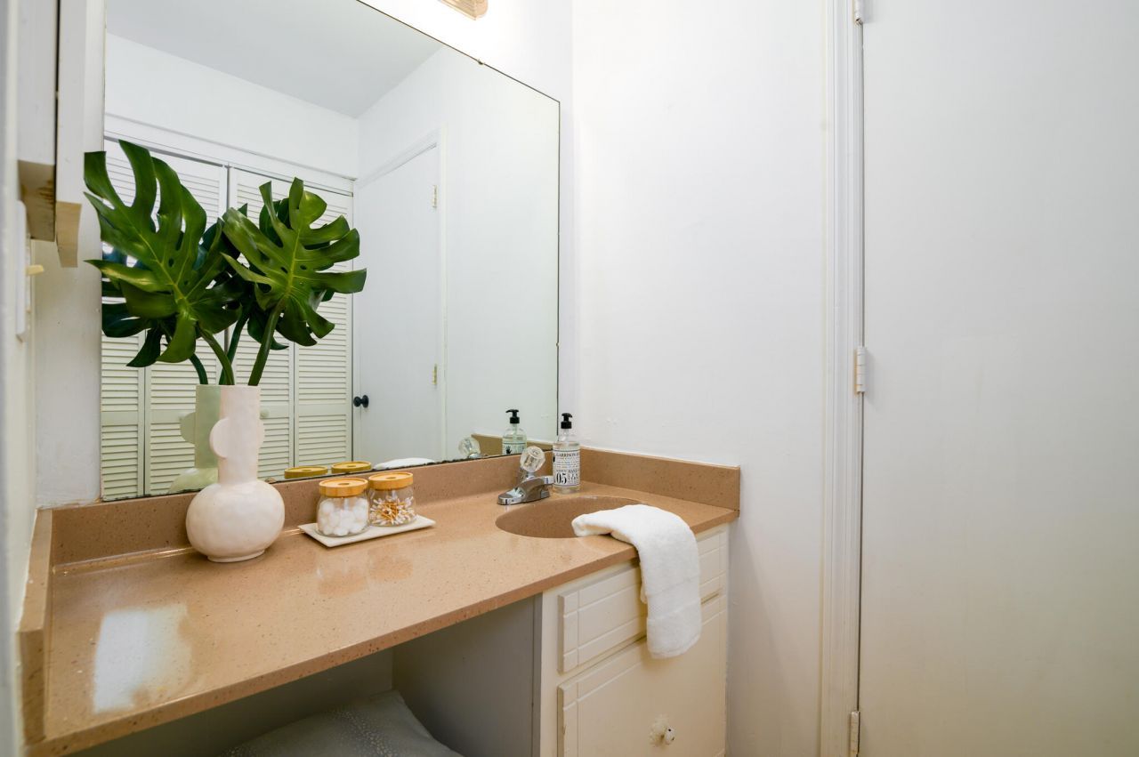 1402 Camp Road Photo 14