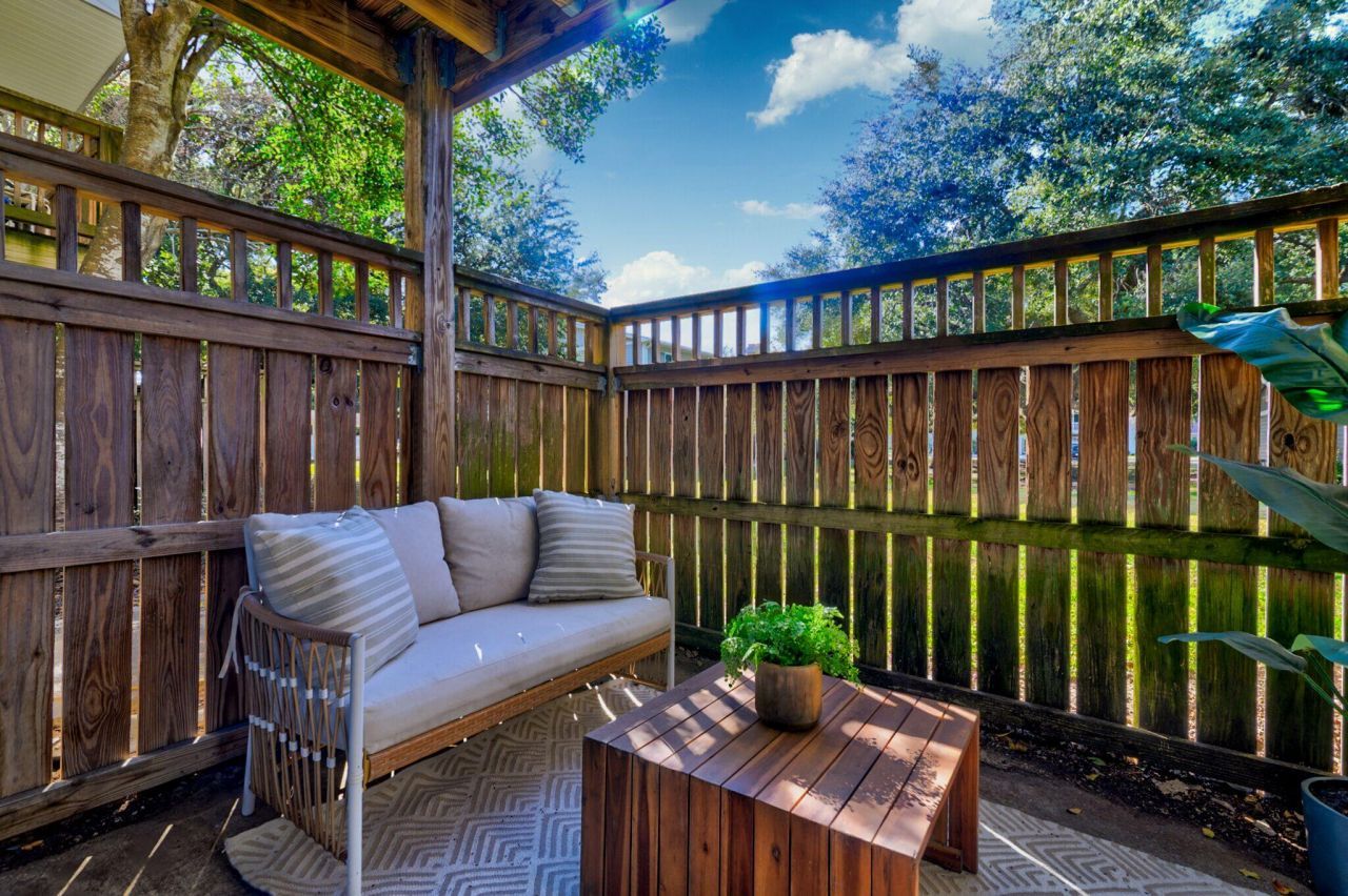 1402 Camp Road Photo 17