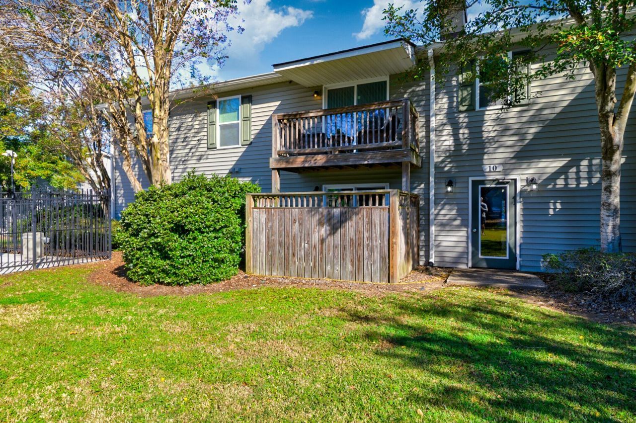 1402 Camp Road Photo 20