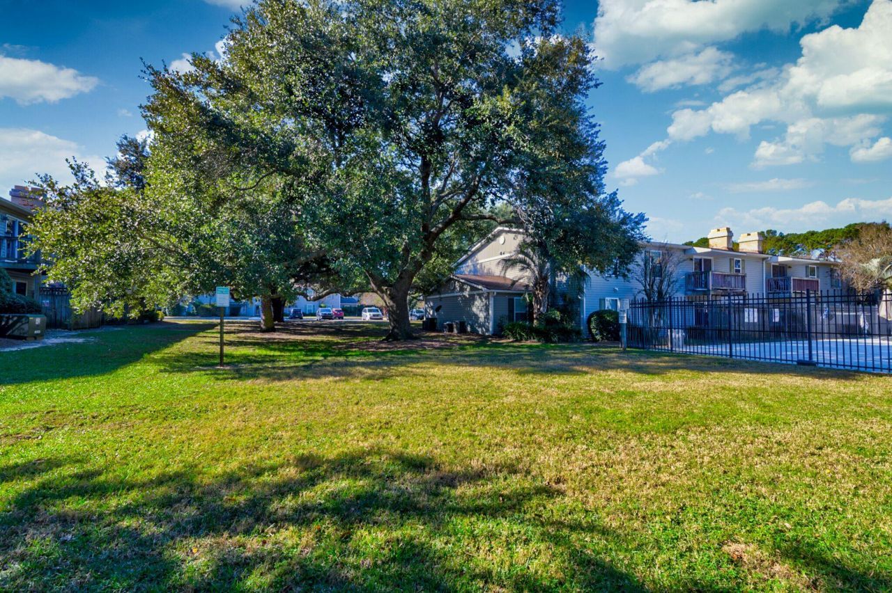 1402 Camp Road Photo 21