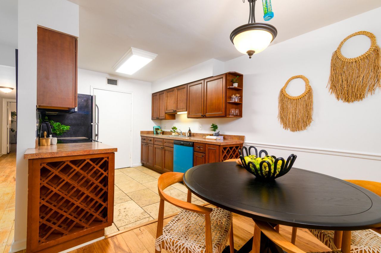 1402 Camp Road Photo 4