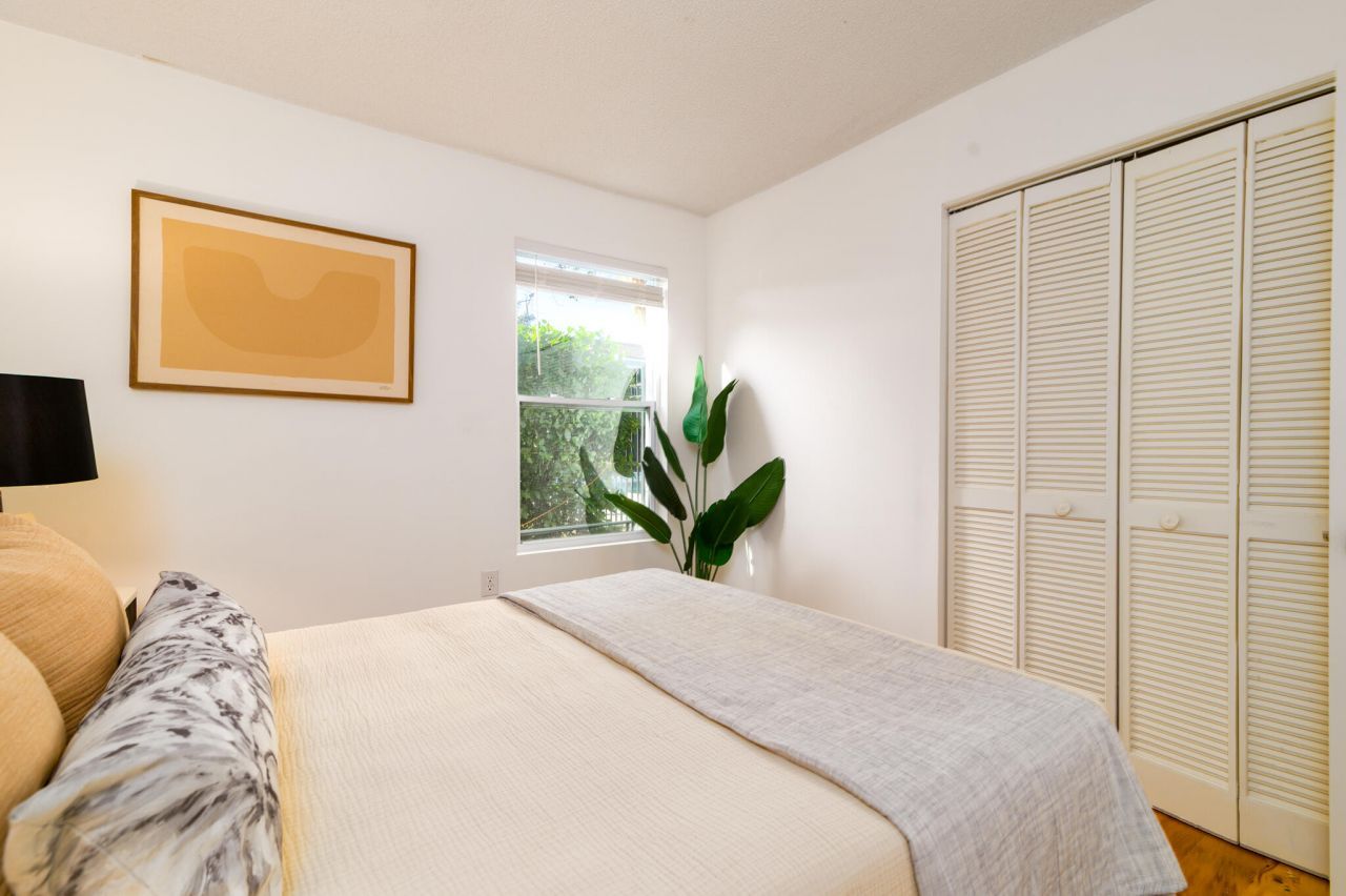 1402 Camp Road Photo 7