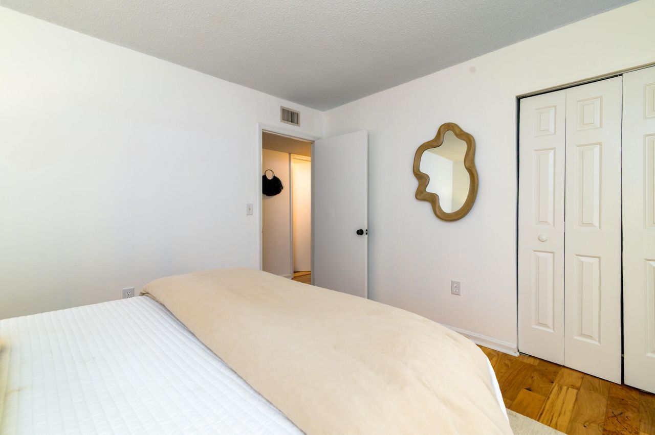 1402 Camp Road Photo 9