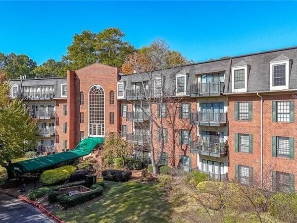 28410 Plantation Drive NE, Atlanta, GA 30324