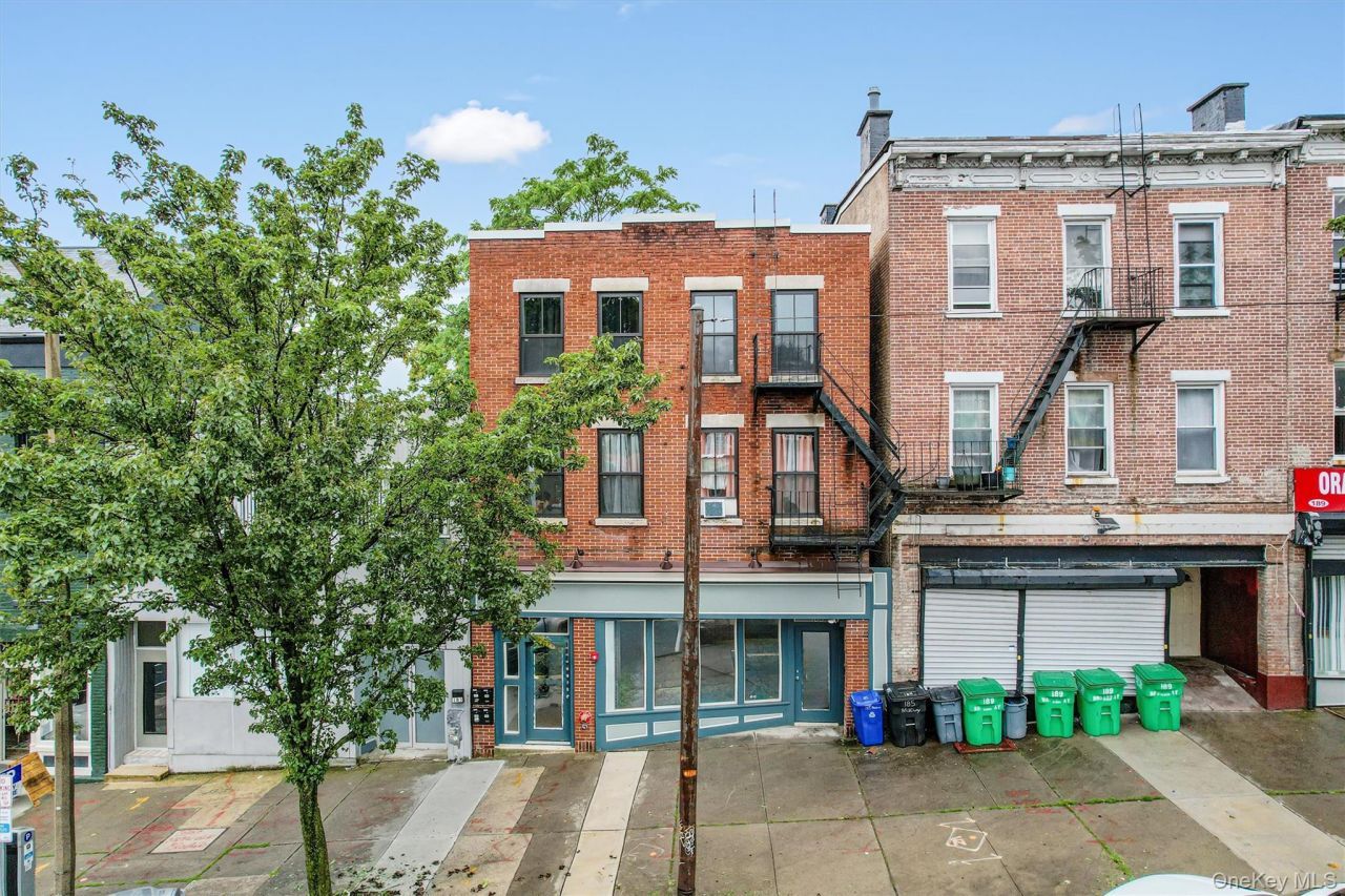 185 Broadway, Newburgh, NY 12550 Main Photo