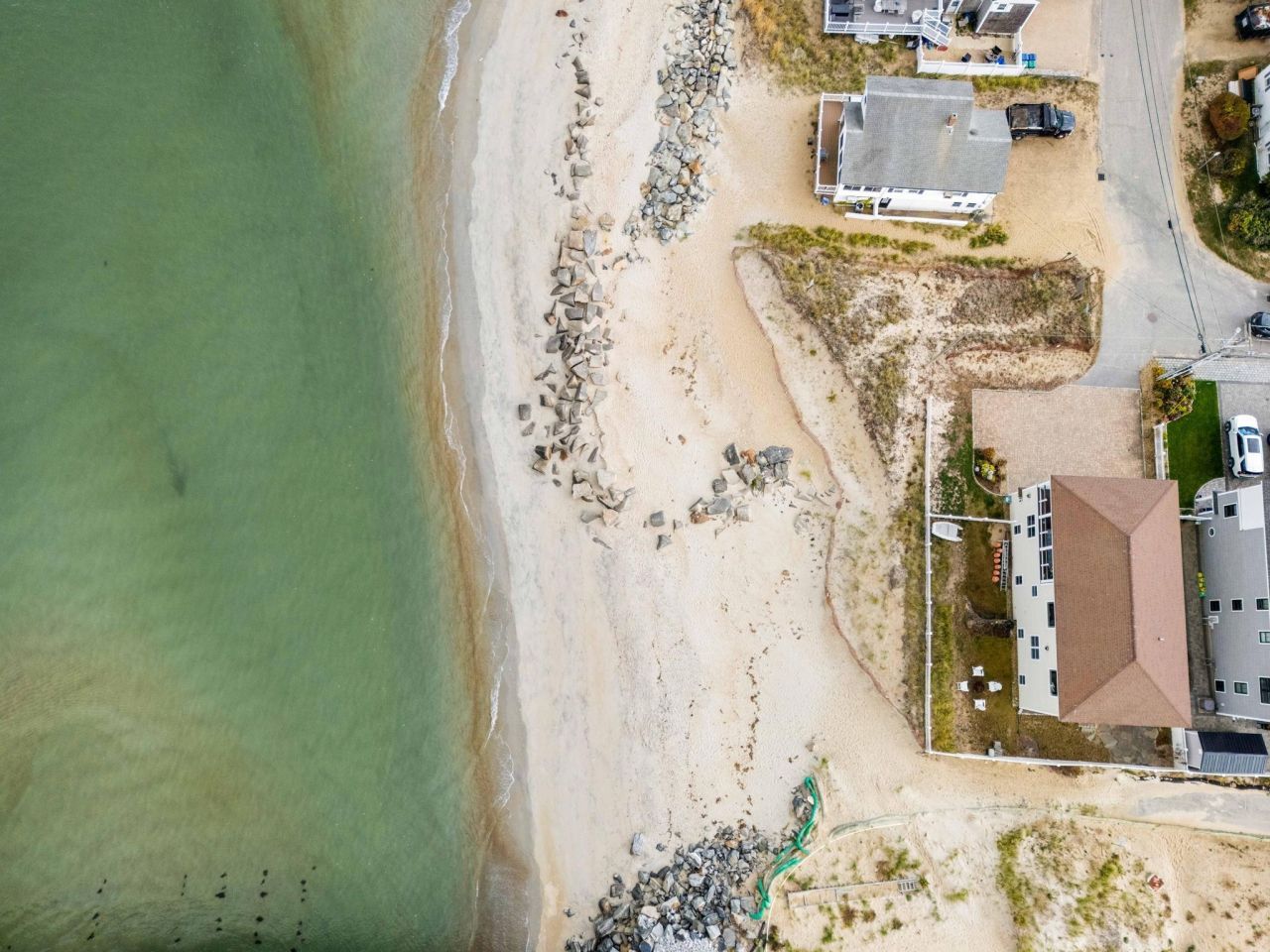 8 Portsmouth Avenue, Seabrook, NH 03874 Main Photo