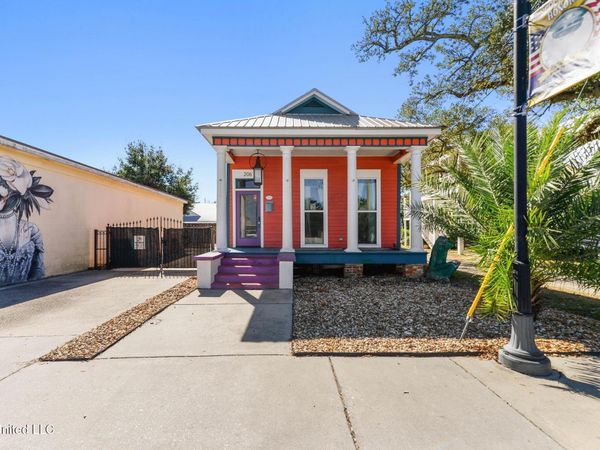 206 Main Street, Bay Saint Louis, MS 39520