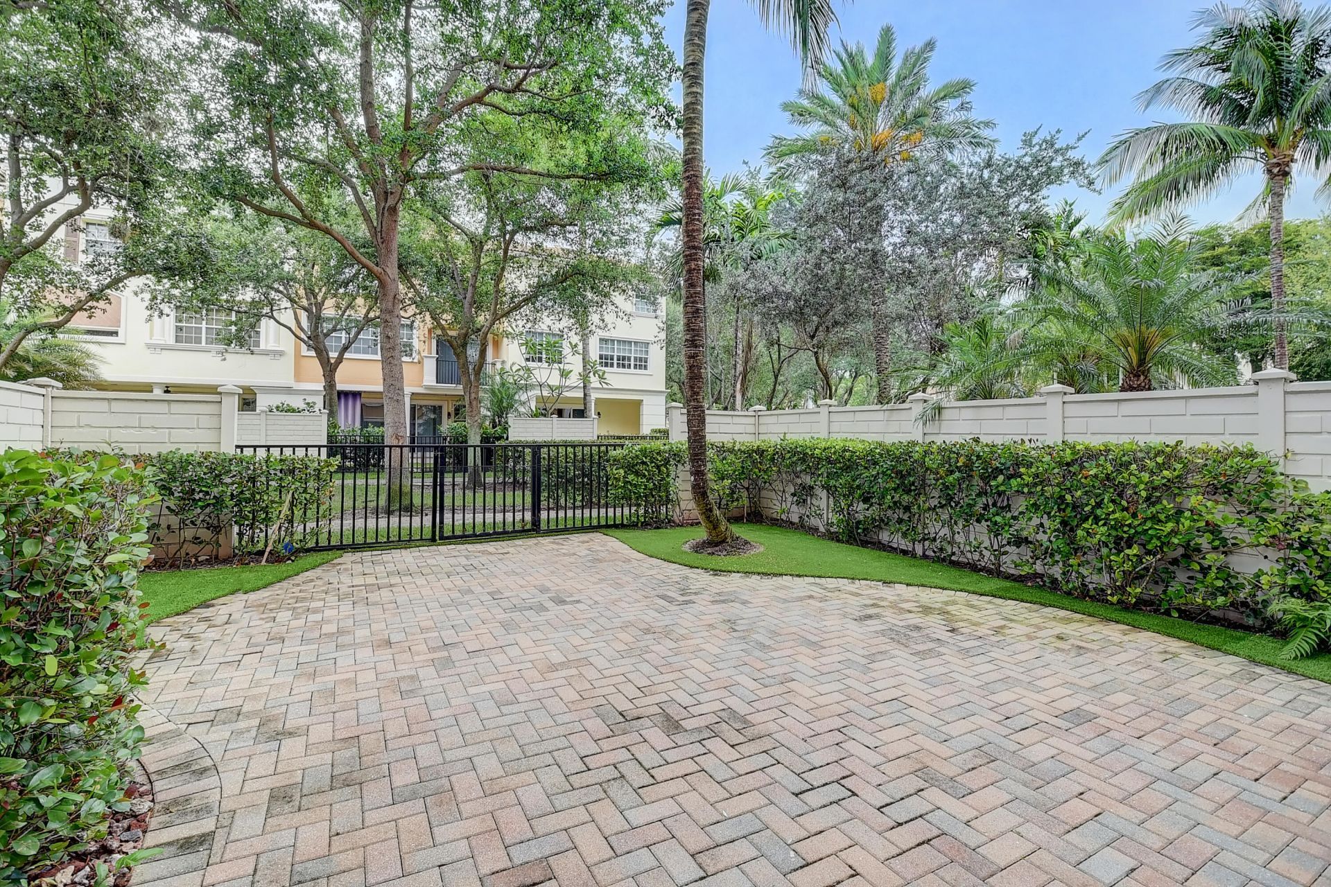 5645 NE Trieste Way, Boca Raton, FL 33487 Photo