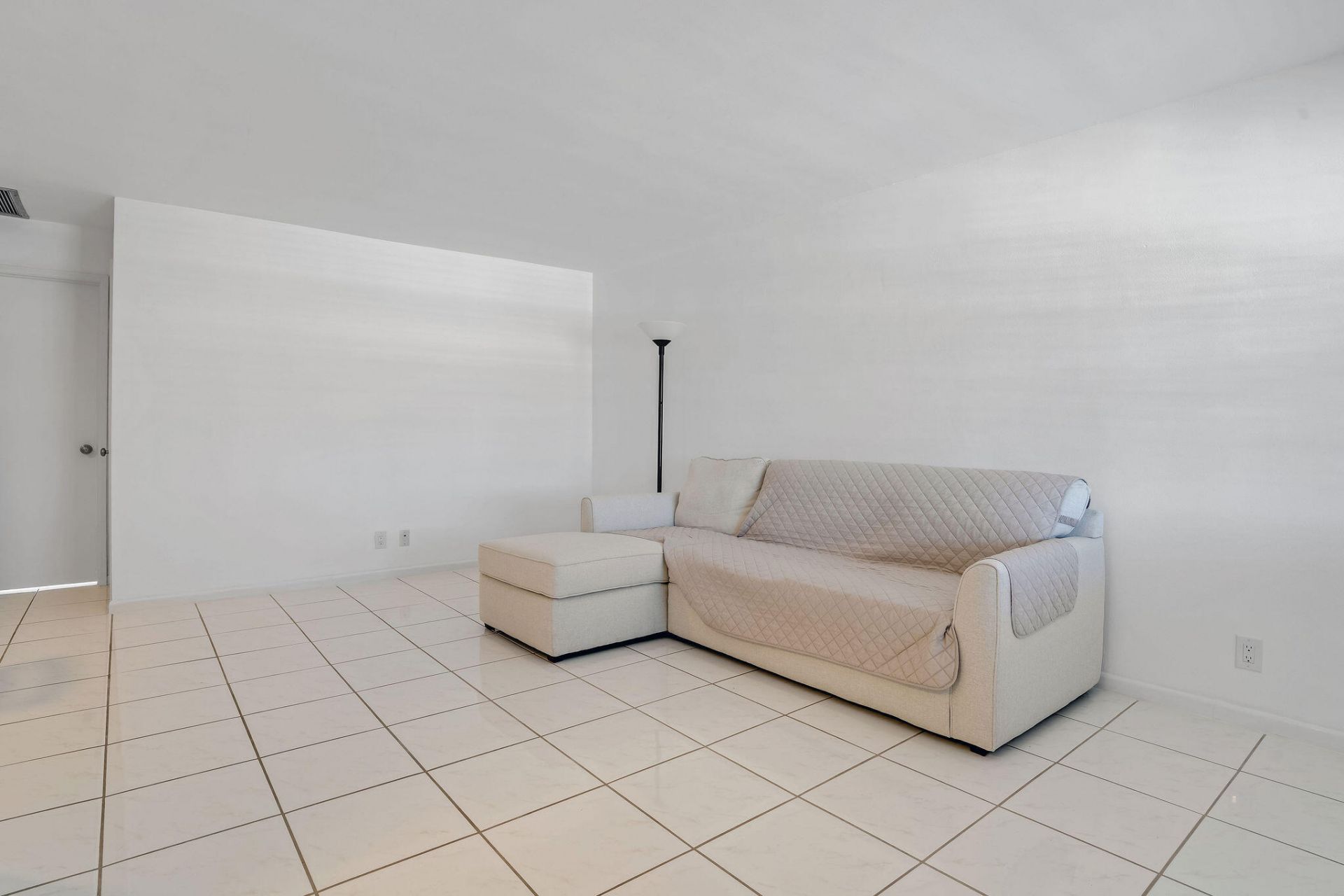 2050 NE 39th Street, Unit E307, Lighthouse Point, FL 33064 Photo