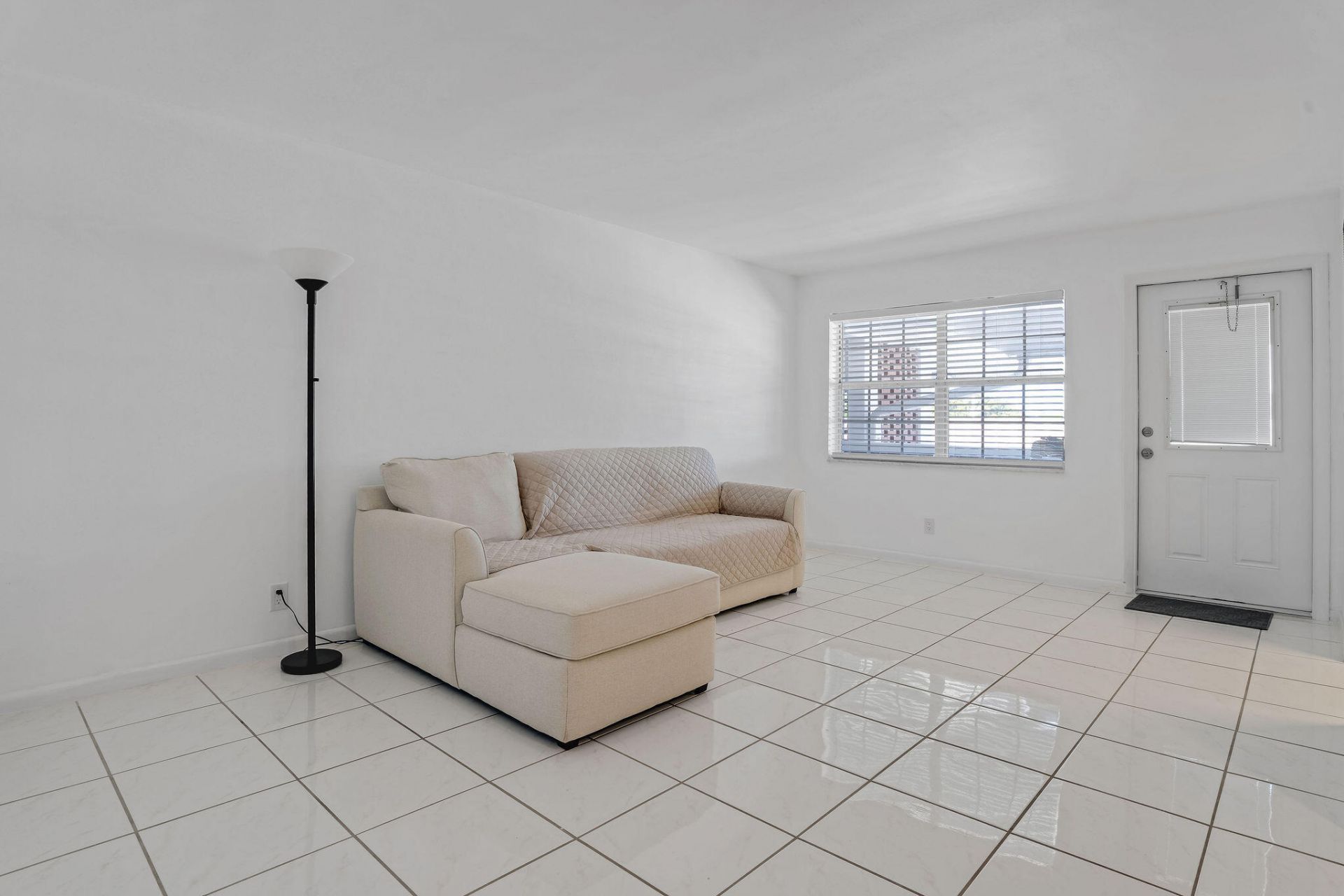 2050 NE 39th Street, Unit E307, Lighthouse Point, FL 33064 Photo