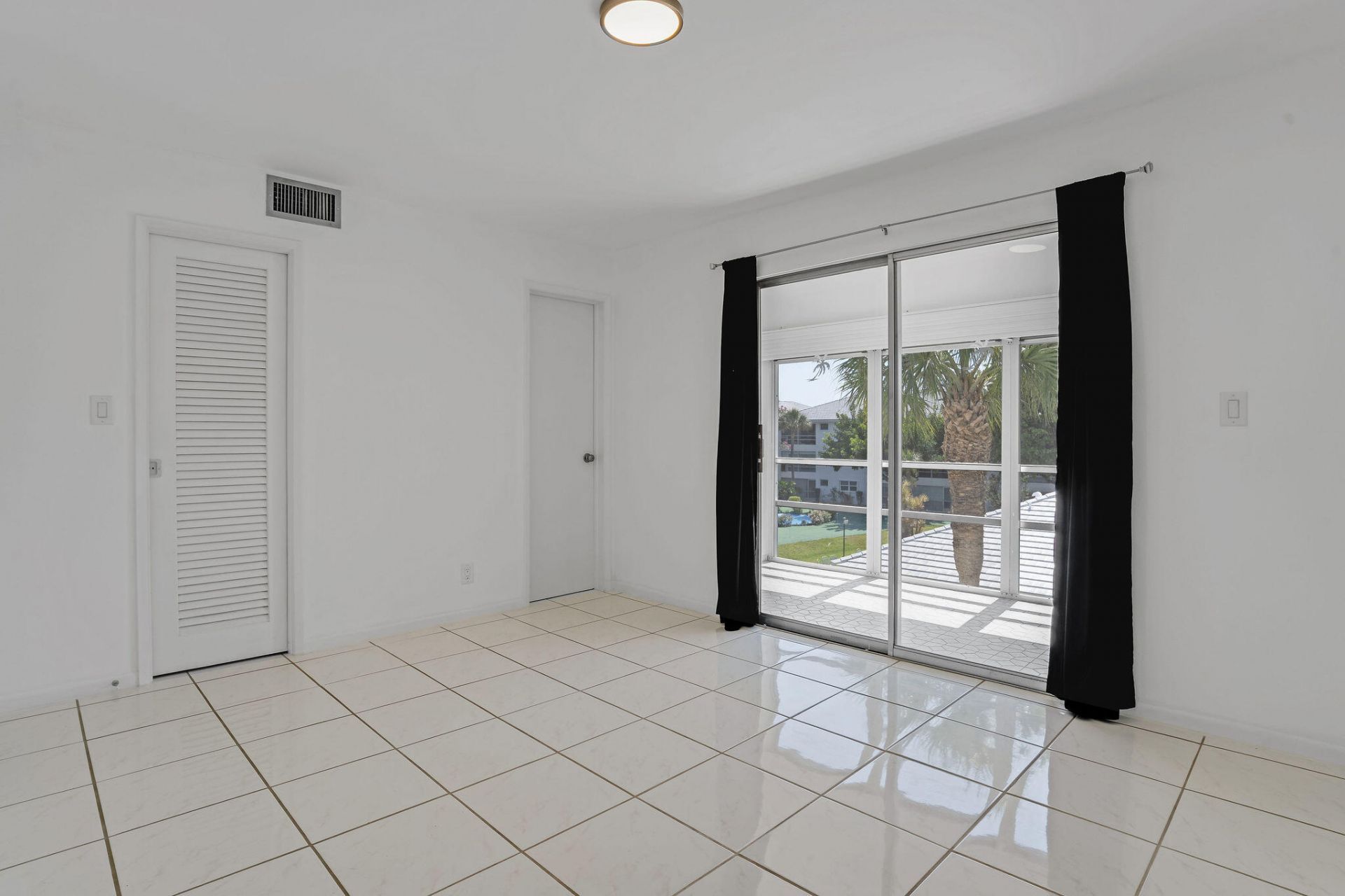 2050 NE 39th Street, Unit E307, Lighthouse Point, FL 33064 Photo