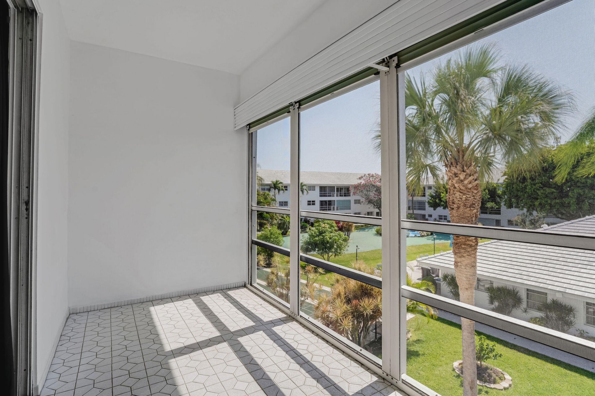 2050 NE 39th Street, Unit E307, Lighthouse Point, FL 33064 Photo