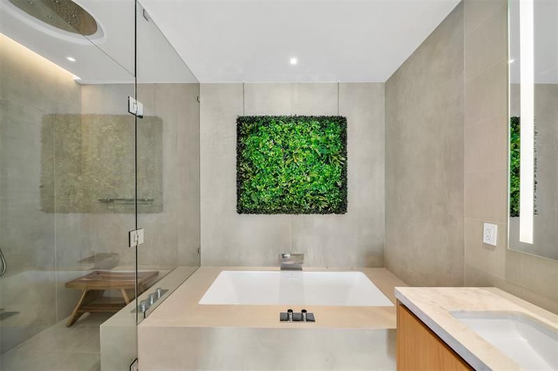 2311 SE 17th Street, Unit 202, Fort Lauderdale, FL 33316 Photo