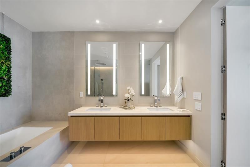 2311 SE 17th Street, Unit 202, Fort Lauderdale, FL 33316 Photo