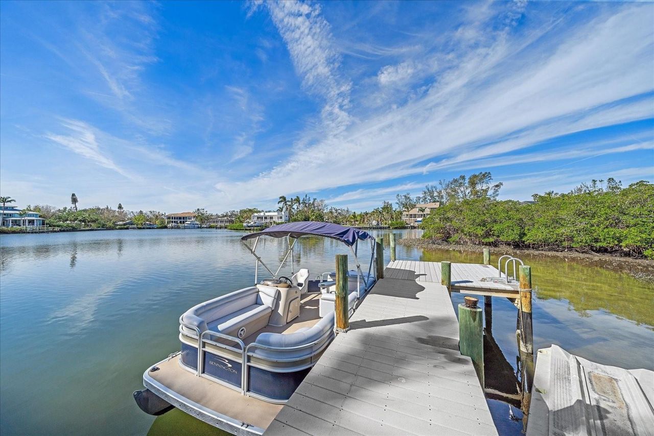 4136 Roberts Point Circle, Sarasota, FL 34242 Photo