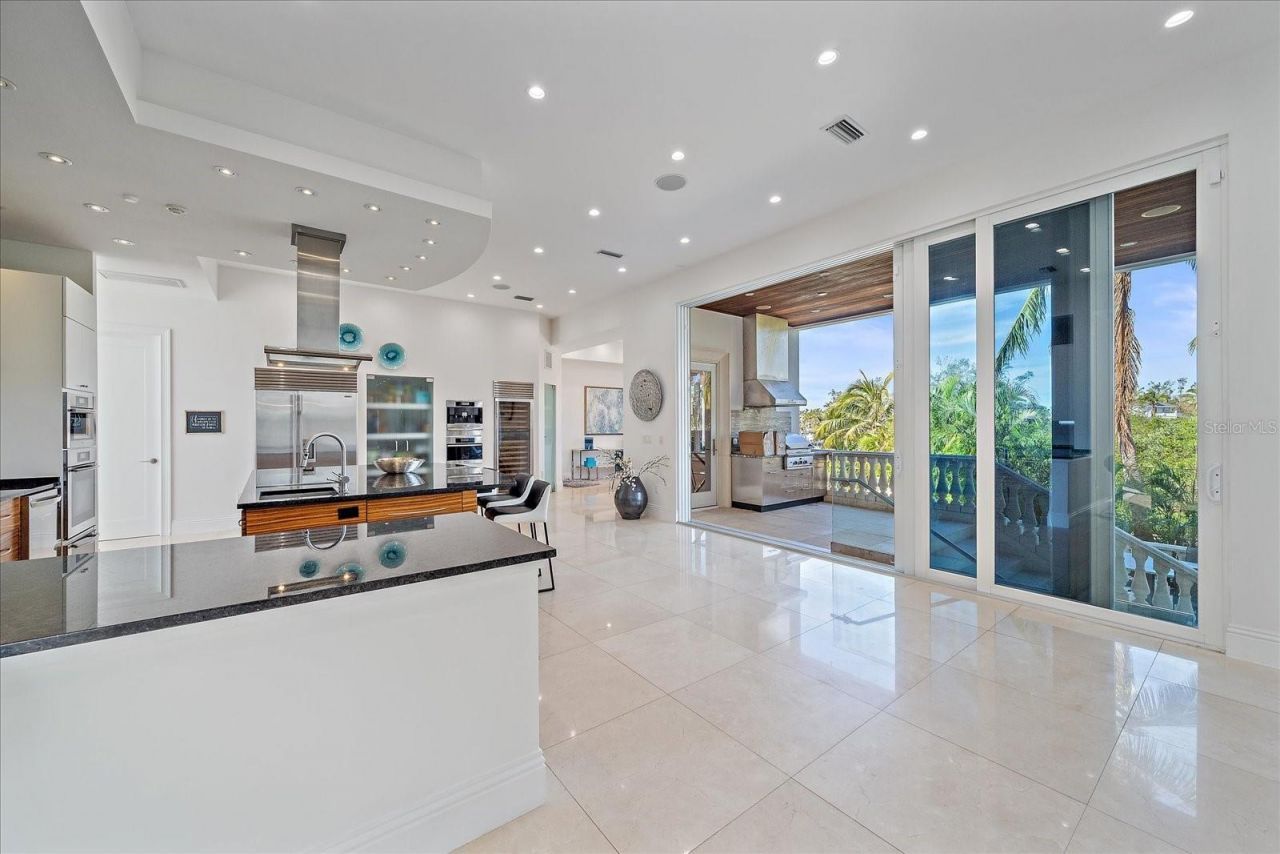 4136 Roberts Point Circle, Sarasota, FL 34242 Photo