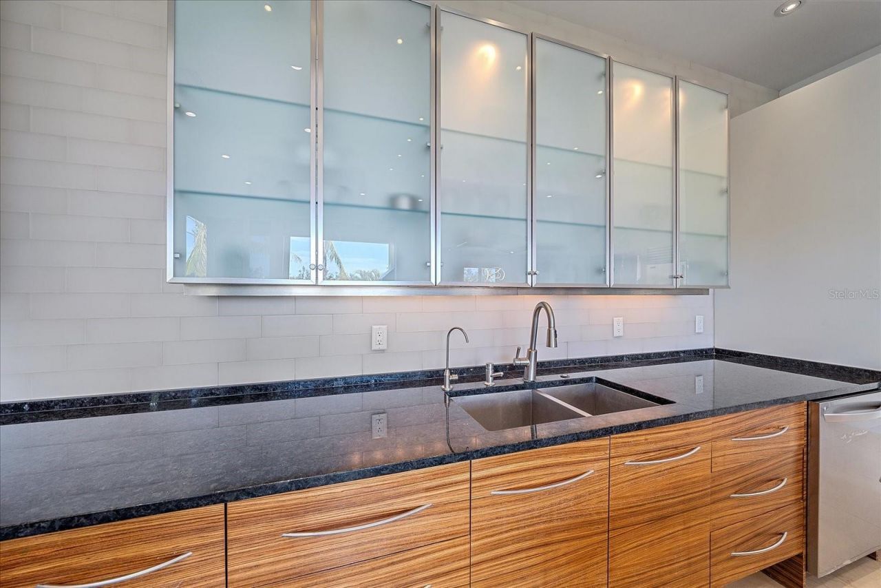 4136 Roberts Point Circle, Sarasota, FL 34242 Photo