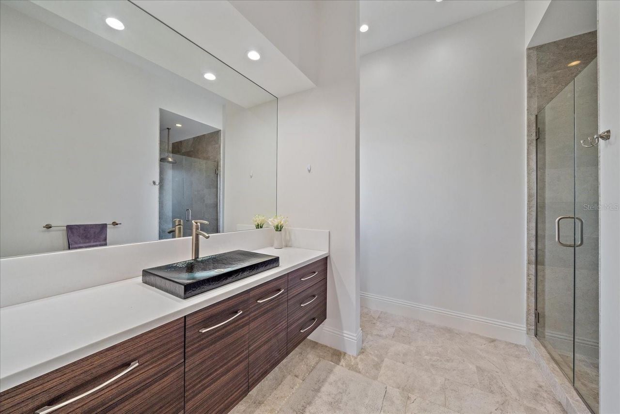 4136 Roberts Point Circle, Sarasota, FL 34242 Photo