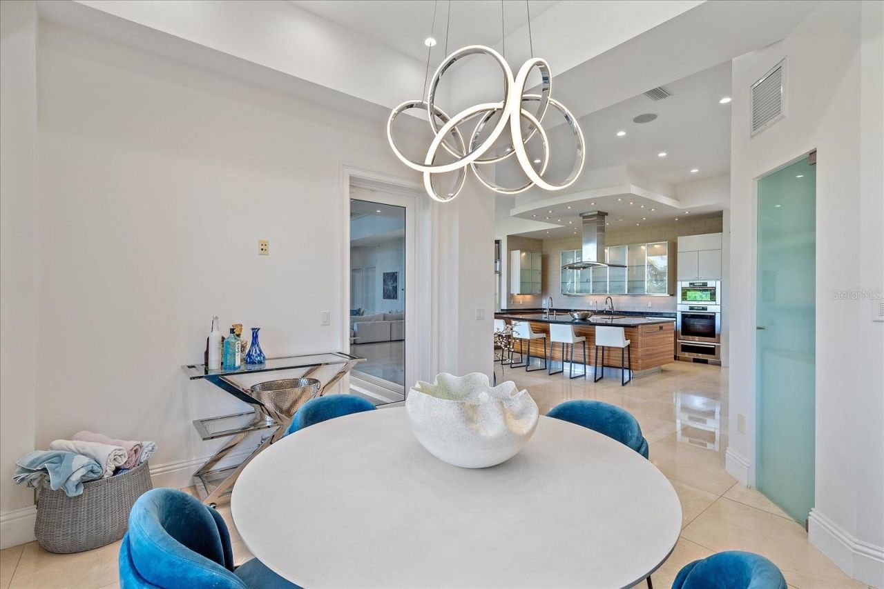 4136 Roberts Point Circle, Sarasota, FL 34242 Photo