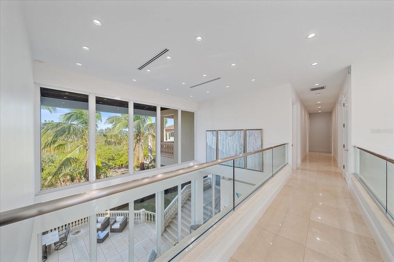 4136 Roberts Point Circle, Sarasota, FL 34242 Photo