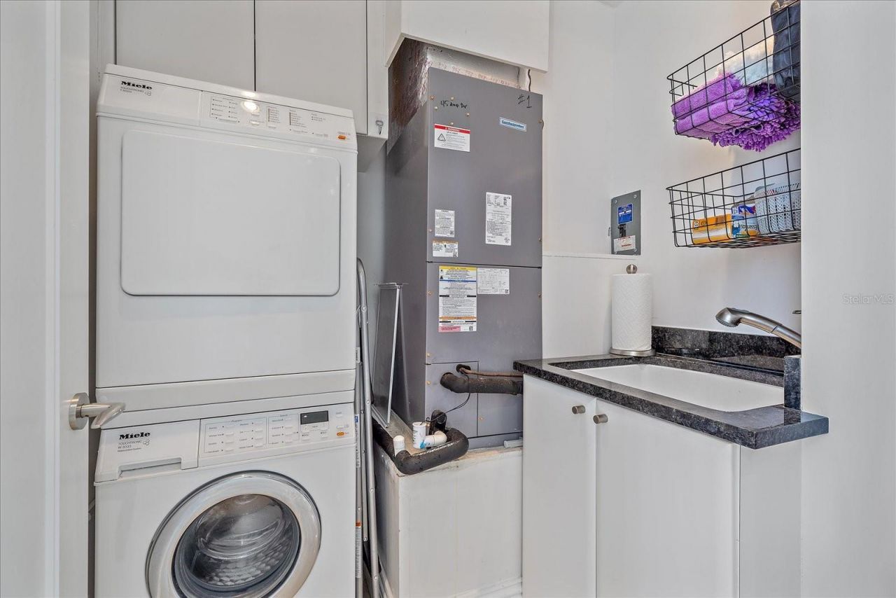 4136 Roberts Point Circle, Sarasota, FL 34242 Photo