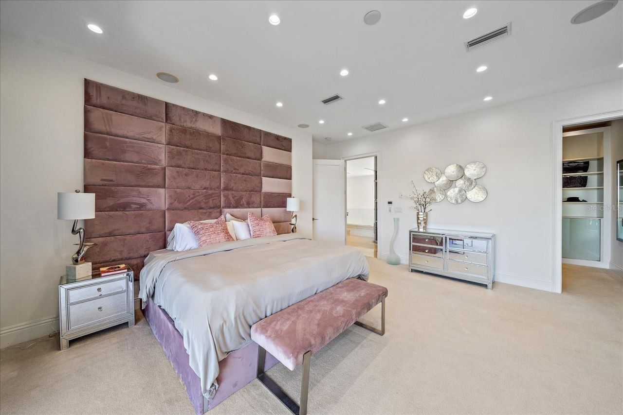 4136 Roberts Point Circle, Sarasota, FL 34242 Photo
