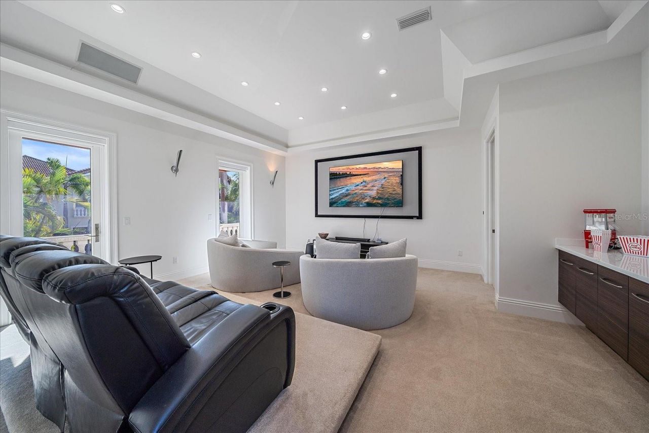 4136 Roberts Point Circle, Sarasota, FL 34242 Photo