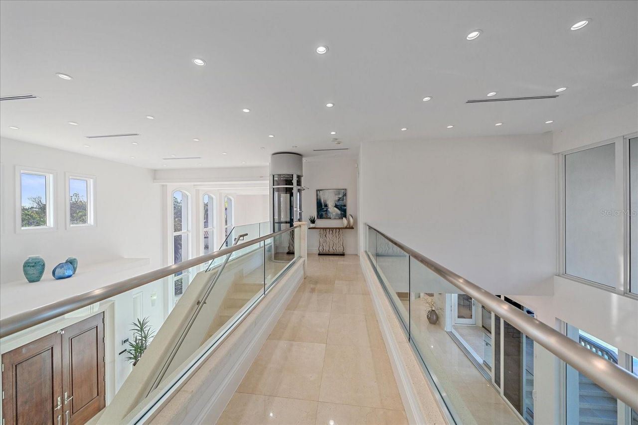 4136 Roberts Point Circle, Sarasota, FL 34242 Photo