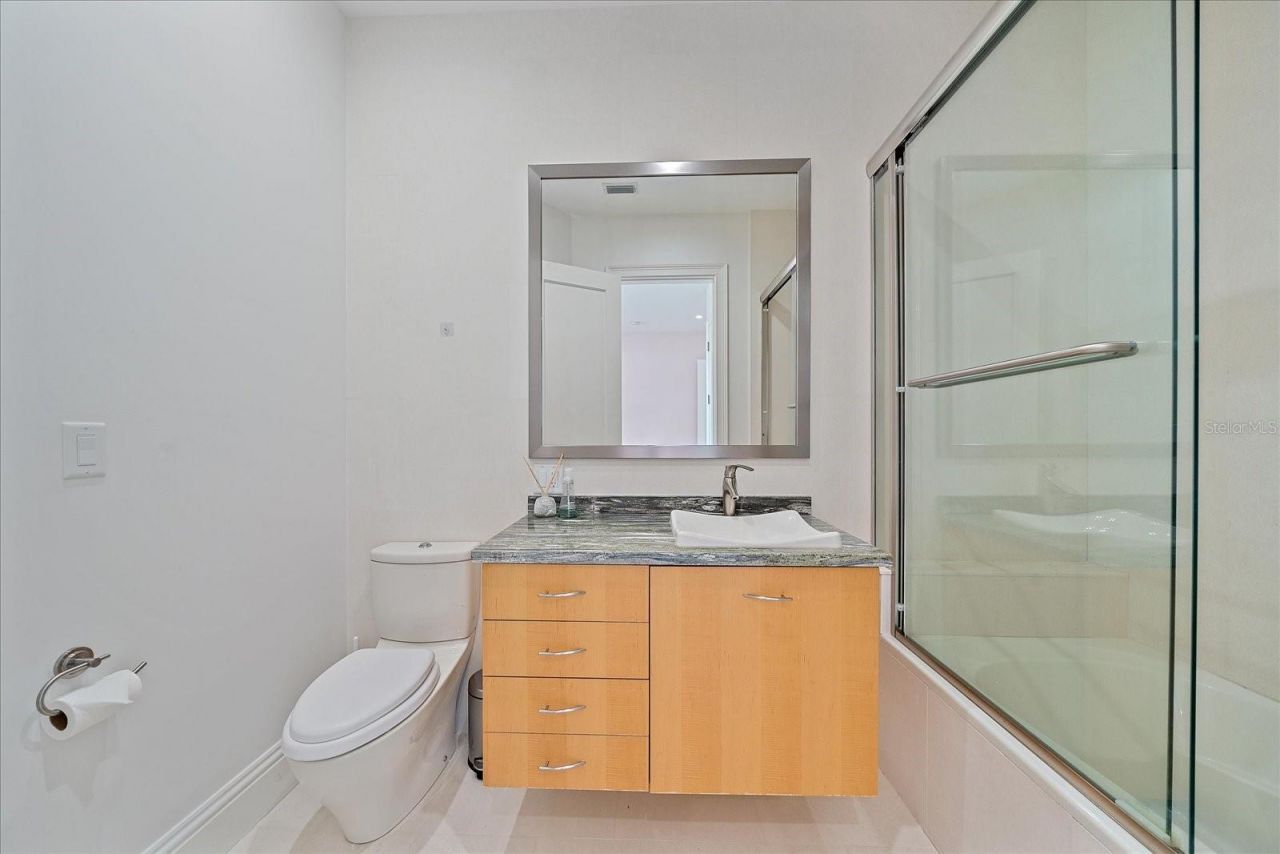 4136 Roberts Point Circle, Sarasota, FL 34242 Photo